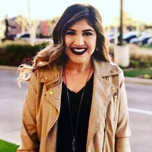 Meet your Posher, Daniela